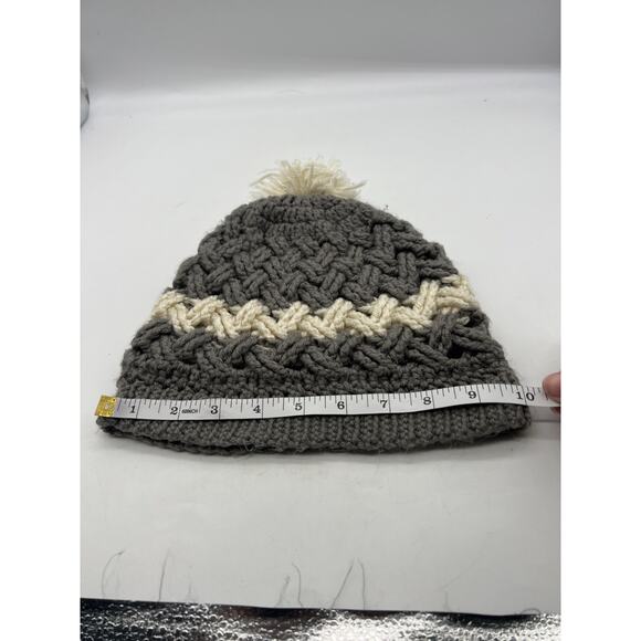 Chunky knit gray white beanie pom pom winter hat boho outdoors Small - Picture 6 of 7